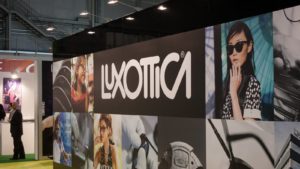 luxottica-sign